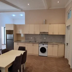 In Baku 102.0 m² apartment is for rent - Image 3