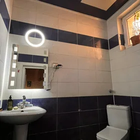 In Baku 70.0 m² house with 3.0 rooms is for sale - Image 9