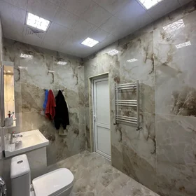 In Baku 70.0 m² house with 3.0 rooms is for sale - Image 9