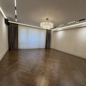 In Baku 186.0 m² apartment is for sale - Image 2