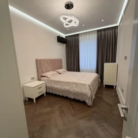 In Baku 186.0 m² apartment is for sale - Image 9