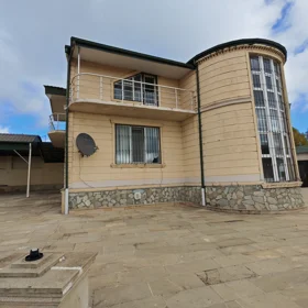 In nan 200.0 m² house with 7.0 rooms is for sale - Image 10