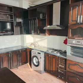 In Baku 70.0 m² apartment is for rent - Image 9