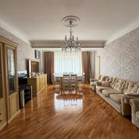 In Baku 134.0 m² apartment is for sale - Image 4