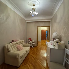 In Baku 134.0 m² apartment is for sale - Image 8
