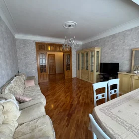 In Baku 134.0 m² apartment is for sale - Image 9