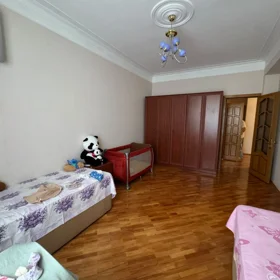 In Baku 134.0 m² apartment is for sale - Image 10