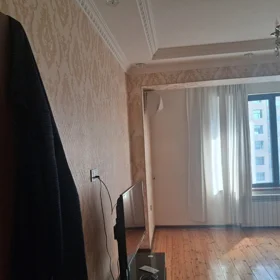 In Baku 90.0 m² apartment is for sale - Image 2