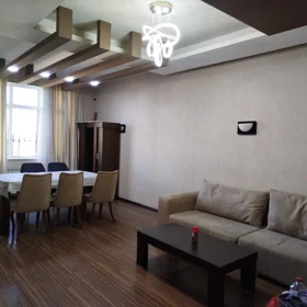 In Baku 110.0 m² apartment is for rent - Image 2