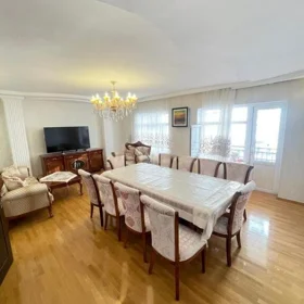 In Baku 100.0 m² apartment is for sale - Image 3