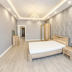 In Baku 80.0 m² apartment is for rent - Image 9