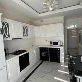 In Baku 150.0 m² apartment is for rent - Image 6