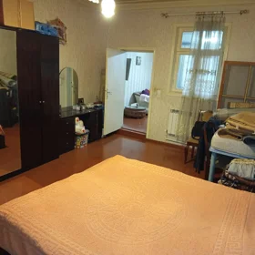 In Baku 250.0 m² house with 6.0 rooms is for rent - Image 4