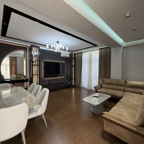 In Baku 105.0 m² apartment is for sale - Image 3