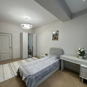 In Baku 155.0 m² apartment is for sale - Image 2