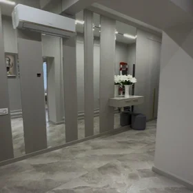 In Baku 155.0 m² apartment is for sale - Image 10