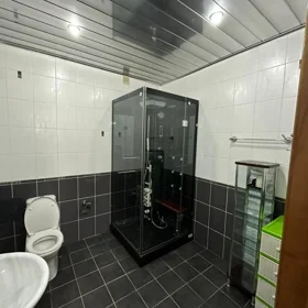 In Baku 220.0 m² apartment is for rent - Image 10