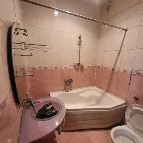 In Baku 60.0 m² apartment is for rent - Image 8