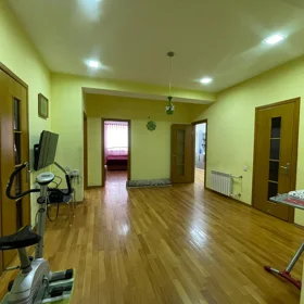 In Baku 120.0 m² apartment is for rent - Image 5