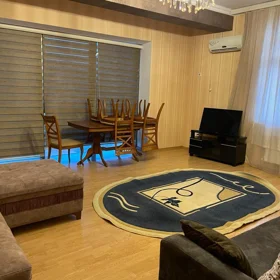 In Baku 150.0 m² apartment is for rent - Image 4