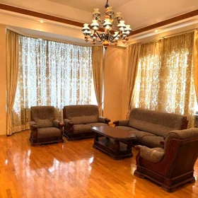 In Baku 600.0 m² house with 8.0 rooms is for sale - Image 2