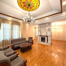 In Baku 600.0 m² house with 8.0 rooms is for sale - Image 8