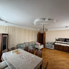 In Baku 140.0 m² apartment is for sale - Image 3