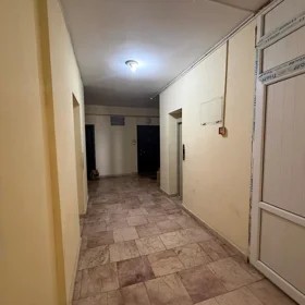 In Baku 140.0 m² apartment is for sale - Image 9