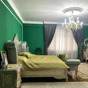 In Baku 180.0 m² apartment is for sale - Image 8
