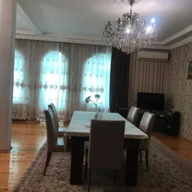 In Baku 240.0 m² house with 5.0 rooms is for sale - Image 9