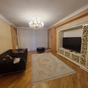 In Baku 90.0 m² apartment is for rent - Image 3
