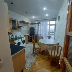 In Baku 90.0 m² apartment is for rent - Image 5