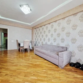 In Baku 75.0 m² apartment is for rent - Image 3