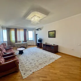 In Baku 190.0 m² apartment is for rent - Image 3