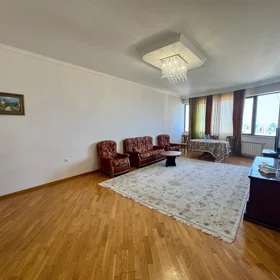 In Baku 190.0 m² apartment is for rent - Image 6