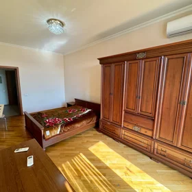 In Baku 190.0 m² apartment is for rent - Image 8