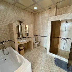In Baku 190.0 m² apartment is for rent - Image 10