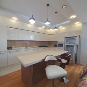 In Səbail rayonu 130.0 m² apartment is for rent - Image 6