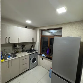 In Baku 70.0 m² apartment is for rent - Image 2