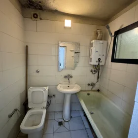 In Baku 70.0 m² apartment is for rent - Image 4