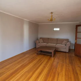 In nan 100.0 m² house with 5.0 rooms is for rent - Image 9