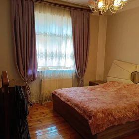 In Baku 200.0 m² house with 5.0 rooms is for sale - Image 4