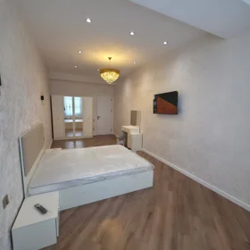 In Baku 110.0 m² apartment is for rent - Image 5