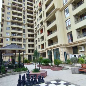 In Baku 70.0 m² apartment is for rent - Image 3