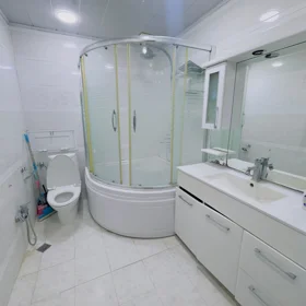 In Baku 110.0 m² apartment is for rent - Image 9