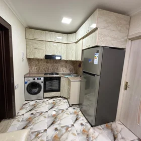 In Baku 70.0 m² apartment is for rent - Image 2