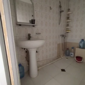 In Baku 65.0 m² apartment is for sale - Image 2
