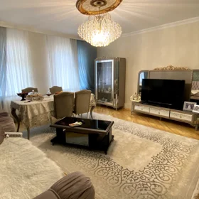 In nan 240.0 m² house with 8.0 rooms is for sale - Image 5