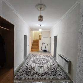 In Baku 270.0 m² house with 7.0 rooms is for sale - Image 4