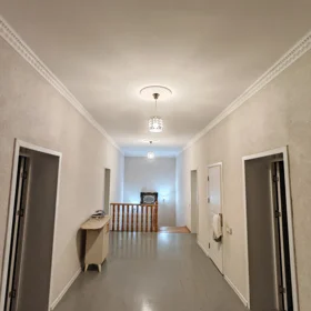 In Baku 270.0 m² house with 7.0 rooms is for sale - Image 8
